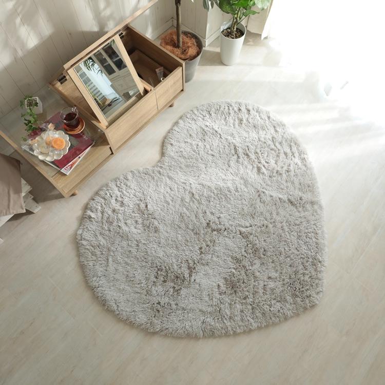 150x130cm シフォン (ハート型) LGY ライトグレー 洗える すべり止め オールシーズン ウレタン 抗菌防臭効果 おしゃれ モダン ホットカーペット 床暖房対応 | 