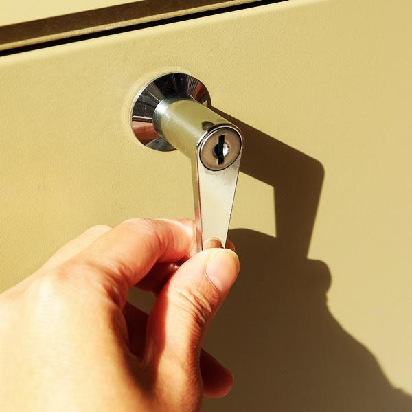 スタンドポスト 郵便ポスト おしゃれ 置き型 北欧 一戸建て 郵便受け ポスト 鍵付き レトロ アンティーク モダン 自立式 イエローベージュ ブルーグレー | ブランド登録なし | 08