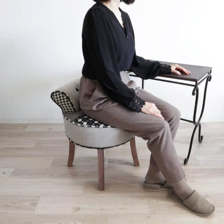 パッチワークデザインチェアー ライトグレー コンパクト パッチワーク カフェチェア 椅子 イス チェアー 書斎 ダイニングチェアー シンプル 北欧 高級感 |  | 08