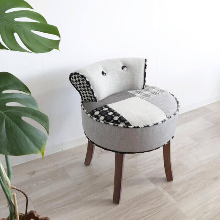 パッチワークデザインチェアー ライトグレー コンパクト パッチワーク カフェチェア 椅子 イス チェアー 書斎 ダイニングチェアー シンプル 北欧 高級感 |  | 09