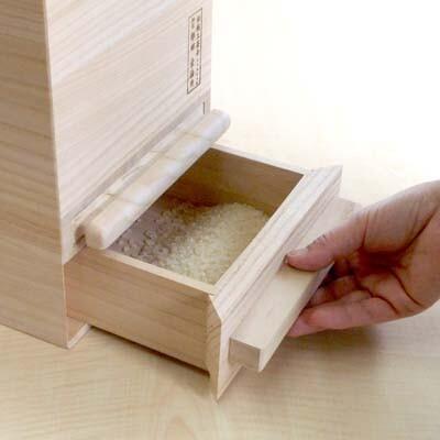 桐製米びつ 一合計量 30kgサイズ 無地 米櫃 留河 泉州留河 米櫃 スリム おしゃれ こめびつ 保存容器 ボックス キッチン 新築祝い 高級感 |  | 07