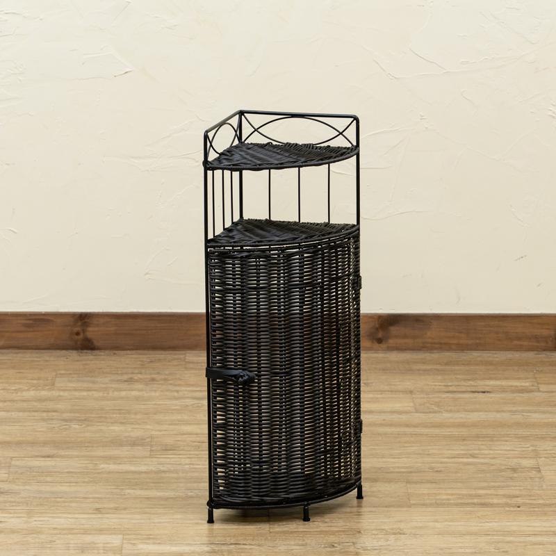 ラタン調 コーナーラック 2段 完成品 人工ラタン製 玄関 リビング おしゃれ コーナーシェルフ トイレ 飾り棚 モダン |  | 02