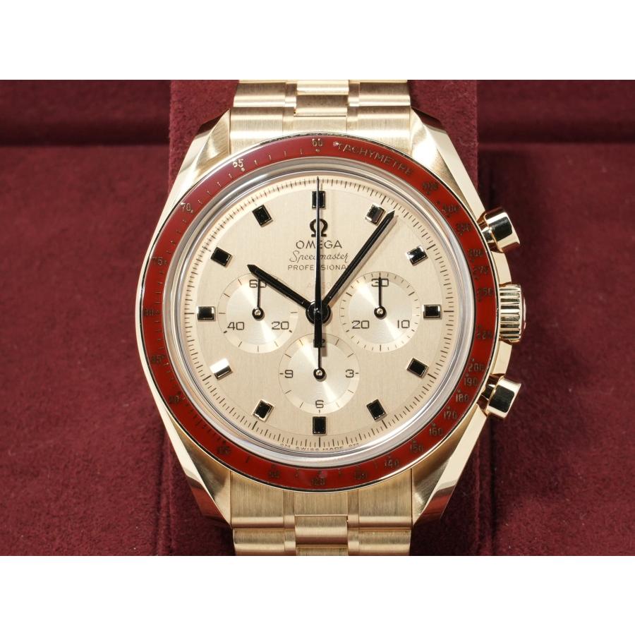 オメガ スピードマスター 記念モデル コーアクシャル マスター クロノメーター Ref.310.60.42.50.99.001 ムーンシャインゴールド イエロー文字盤 | OMEGA | 01