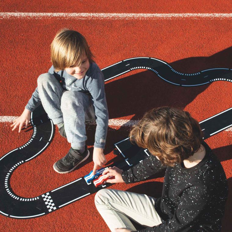 オランダ waytoplay ウェイトゥプレイ グランプリ 24pcs 3歳 車 ゴム製