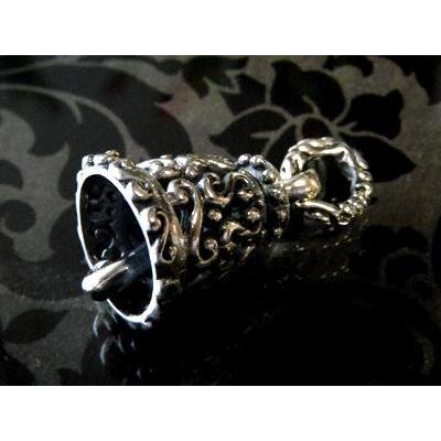 奏でる美音に注目【S&A】ゴシックベルPt ペンダント ネックレス