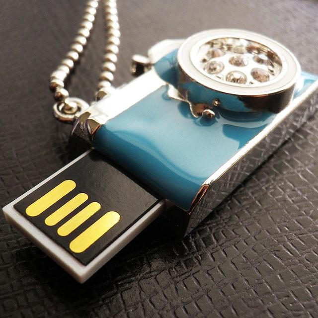 USBメモリ 32GB カメラ ブルー ネックレス フラッシュメモリー USB