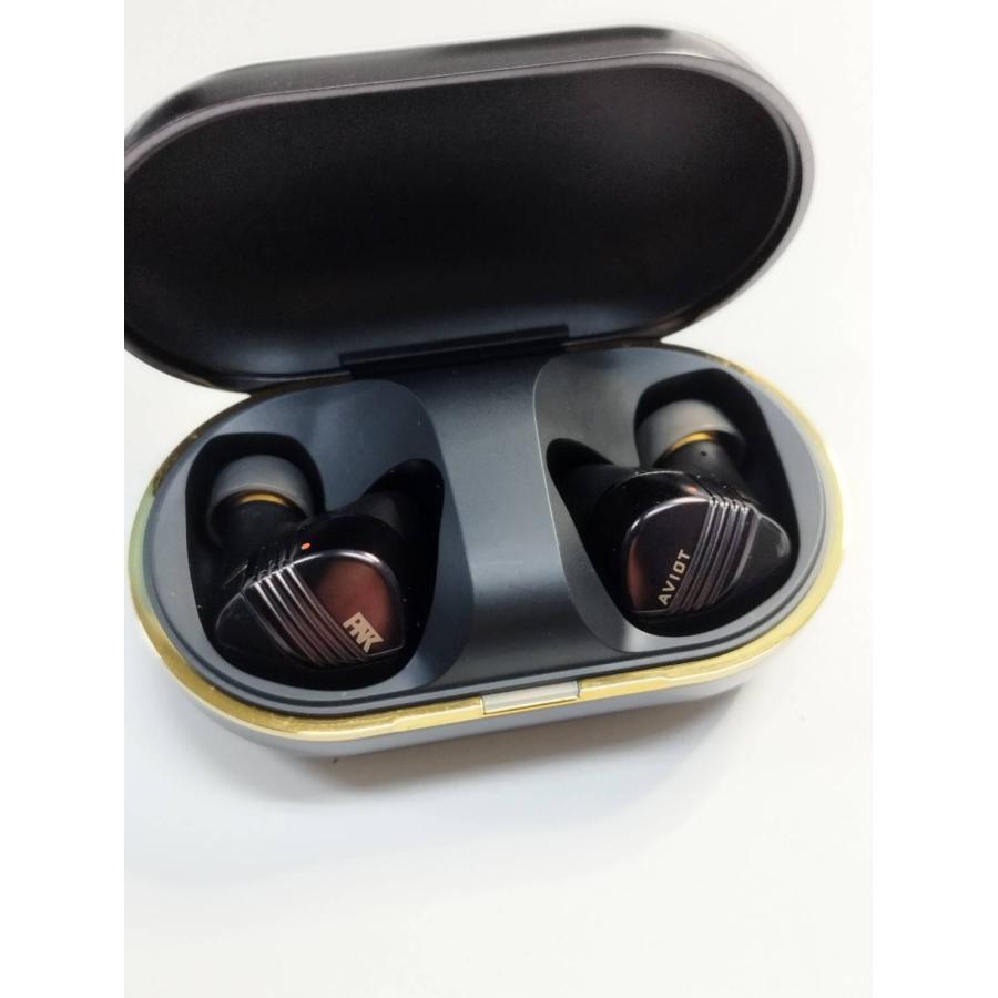 AVIOT TE-W1-PNK ピヤホン8（美品）中古フルワイヤレスイヤホン ピヤホン8（AVIOT TE-W1-PNK）レビュー。これは、かなりの高