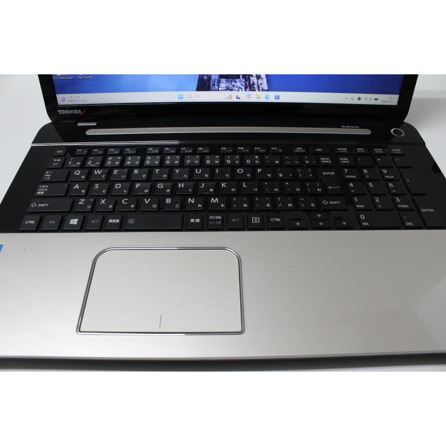 中古ノートPC】東芝〈dynabook Satellite T67/55M〉Intel Core i7