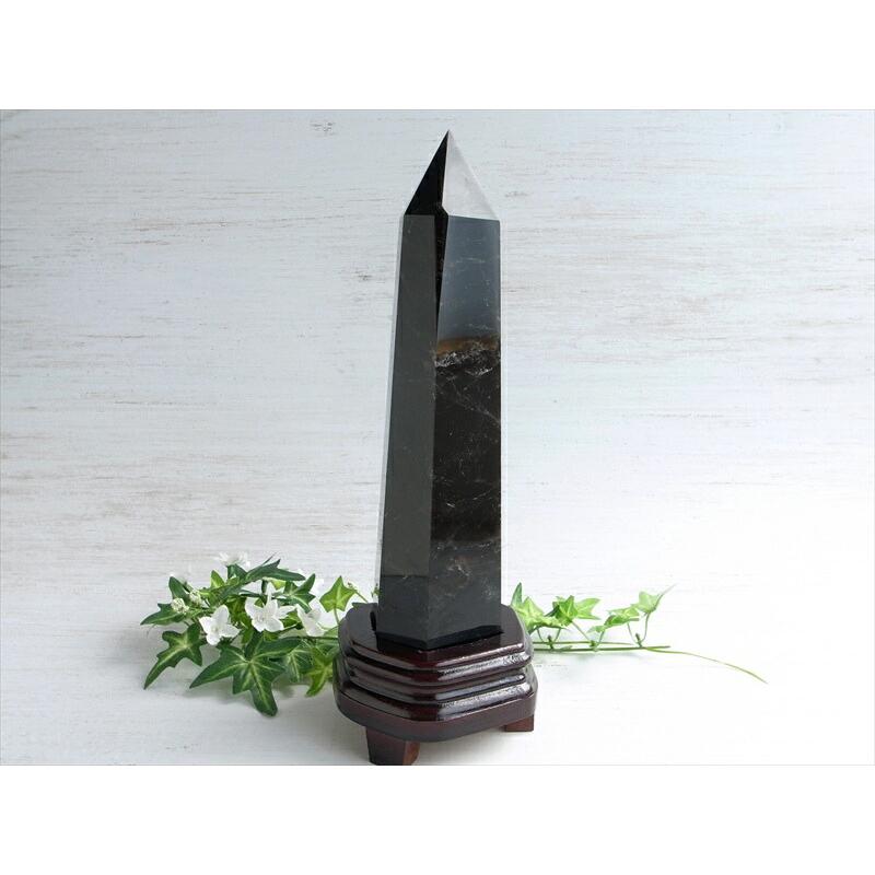 黒水晶 モリオン ポイント 木製専用台座付 高さ30cm 重さ1734g 強力な邪気払い 浄化の黒い水晶 モリオン ポイント チベット産 パワーストーン 天然石の画像