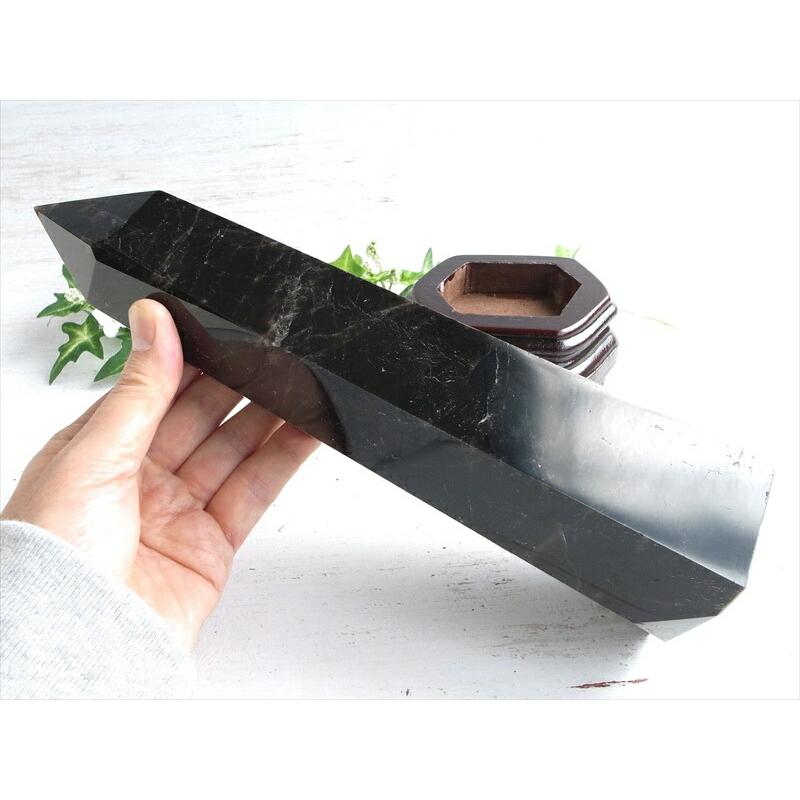 黒水晶 モリオン ポイント 木製専用台座付 高さ30cm 重さ1734g 強力な邪気払い 浄化の黒い水晶 モリオン ポイント チベット産 パワーストーン 天然石の画像