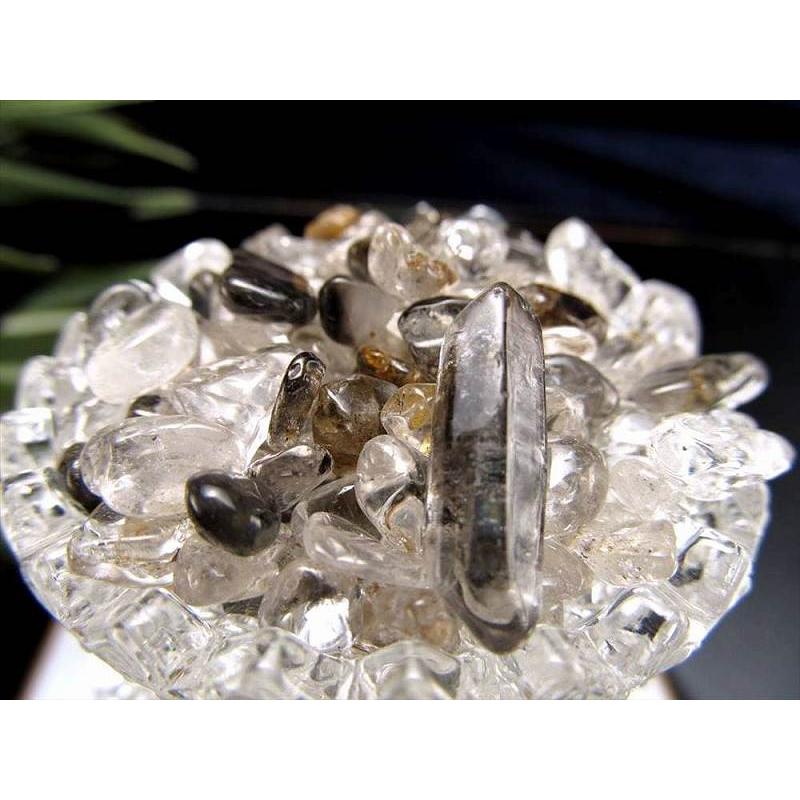 小粒タイプ エレスチャルクォーツ 骸骨水晶 さざれ 約100g入り 粒の大きさ約4mm-10mm エレスチャル 最強パワー 漆黒グラファイト サザレ石 ヒマラヤ産 sa-p | ブランド登録なし | 05