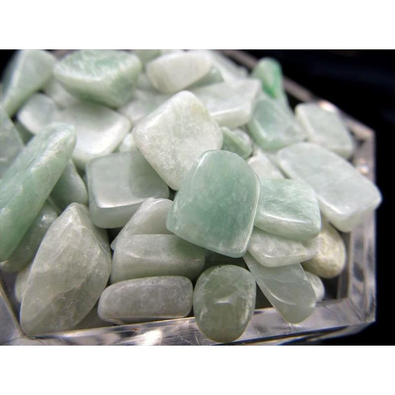 翡翠 ジェイド さざれ 200g 粒の大きさ約5mm-20mm サザレ ビルマ翡翠 古代より親しまれてきた東洋を代表する石 パワーストーン ミャンマー産 sa-p | ブランド登録なし | 01