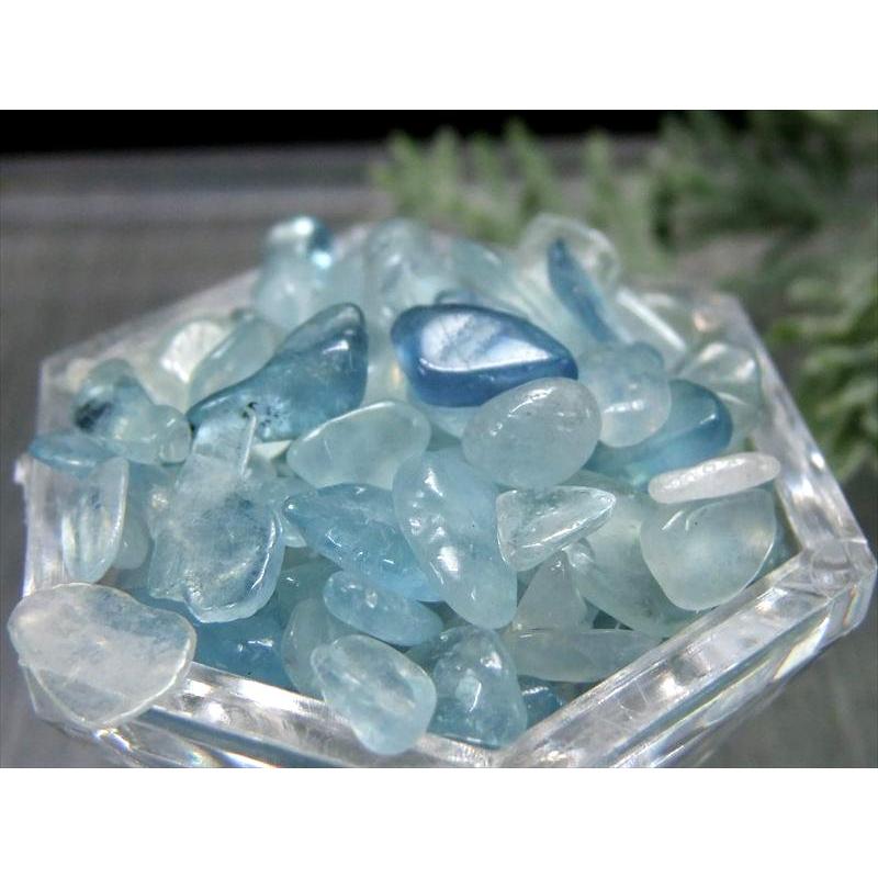 超透明タイプ アクアマリン さざれ石 100g 約5ミリ-14ミリ 限定ある