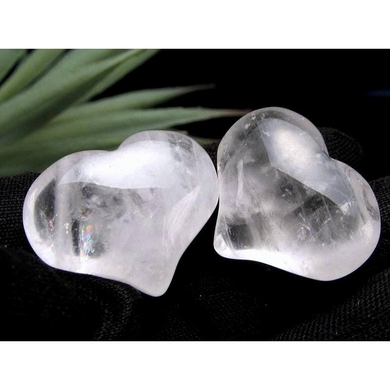 水晶♡ハート型(置物)珍しい綺麗なカットタイプ 天然水晶 ハート型 タンブル 横25mm×縦21mm 1個売り ハート彫り