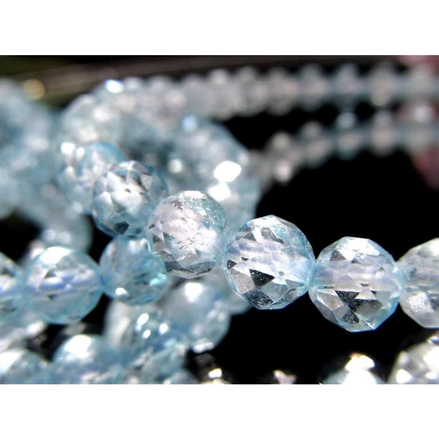 お買い得価格 ブルートパーズ 多面カットブレスレット 幅約5.5mm前後×34珠前後 爽やかソーダブルーカラー キラキラボタンカット 11月の誕生石 ブラジル産 | ブランド登録なし