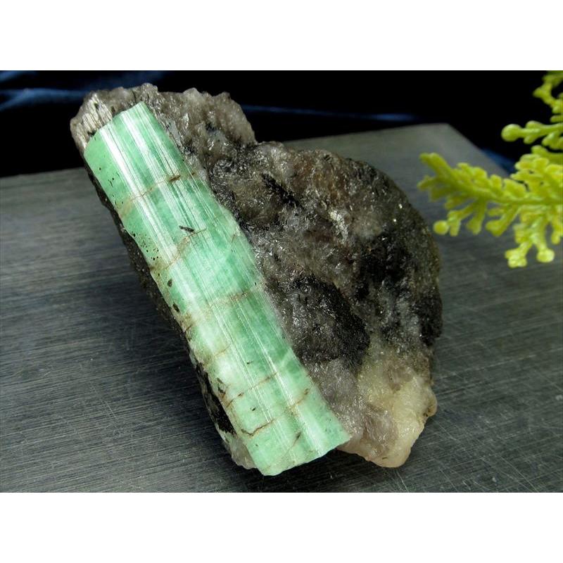 激レア エメラルド 結晶原石 母岩付き 最大幅66mm 重さ61g 四大宝石の1つ 『叡智』と『愛』の象徴 5月の誕生石 一点もの ブラジル産 ge-s パワーストーン | ブランド登録なし | 01