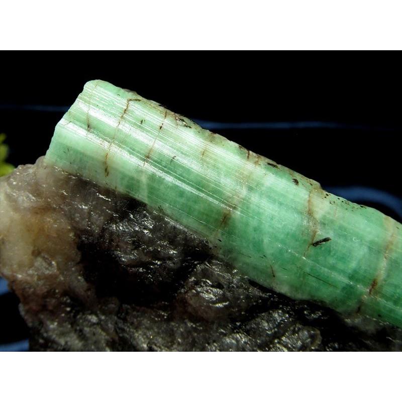 激レア エメラルド 結晶原石 母岩付き 最大幅66mm 重さ61g 四大宝石の1つ 『叡智』と『愛』の象徴 5月の誕生石 一点もの ブラジル産 ge-s パワーストーン | ブランド登録なし | 03