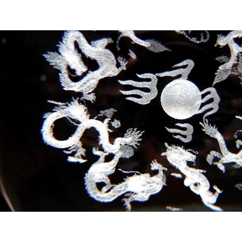 清朝翡翠 彫刻 花と鳥のモチーフ 直径約10cm