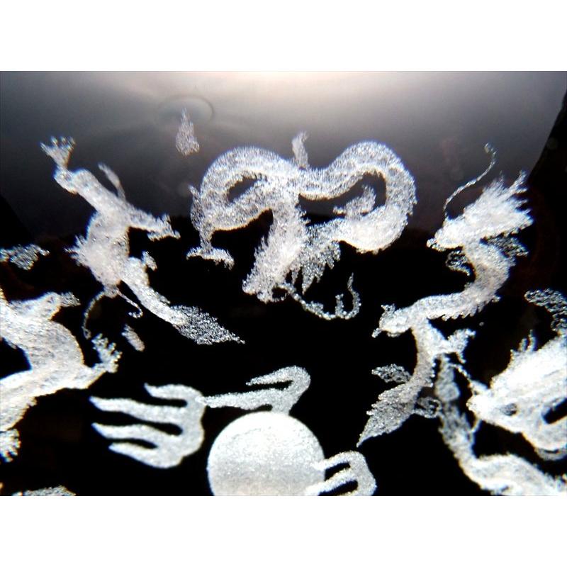 幻想的に浮かび上がった9匹の龍 クリスタルガラス製 人工水晶 レーザー彫刻の神龍 丸玉置物 直径約80mm 台座付き 九龍 ok-s inmy｜comrose｜04