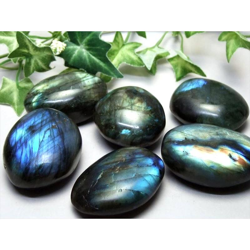 モルダバイト 大特価 大粒 タンブル 楽天市場】【一点物】モルダバイト タンブル 原石 天然石