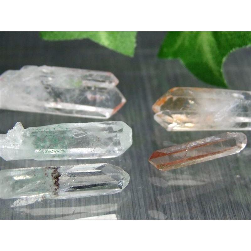 ★特選限定品★氷のような質感☆【マダガスカル産天然水晶ポイント詰め合わせ】❤️ 天然クリスタルポイント 詰め合わせ 200グラム入り 透明 激安 水晶結晶