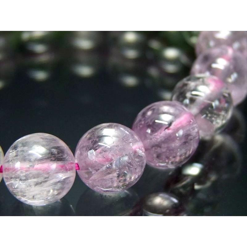 店頭展示中 激レア・くっきり虹入り 5A クンツァイト ブレスレット 10mm-10.5mm×19珠 きらりと目を引くキャッツアイ効果の珠も キラキラ反射 リチア輝石 | ブランド登録なし | 03