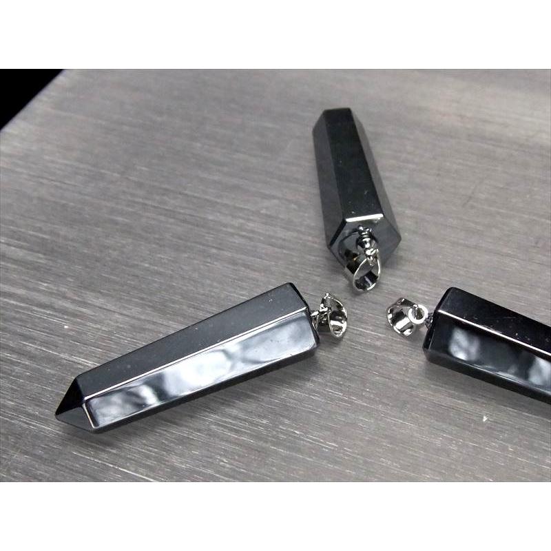 テラヘルツ鉱石 六角ポイント ペンダントトップ 縦約32-40mm前後 1個売り シンプル カットの美しい六角柱 つやつや光沢 話題の 高純度 テラヘルツ 鉱石 | ブランド登録なし | 03