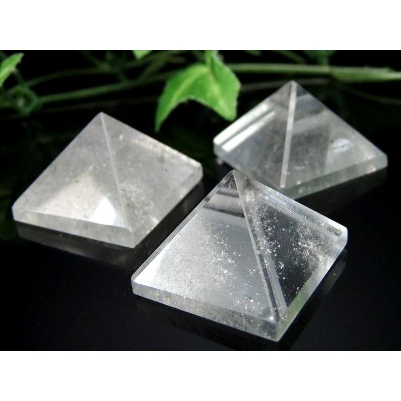 天然水晶 ピラミッド 置物 50g-60g 1個売り 天然クリスタル ナチュラルなクリア感 パワーを感じる結晶 パワフルなピラミッドパワー ブラジル産 ok-s | 開運 | 04