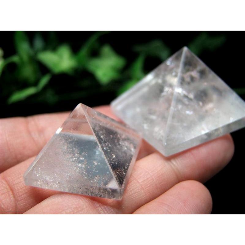 天然水晶 ピラミッド 置物 30g-40g 1個売り 天然クリスタル ナチュラルなクリア感 パワーを感じる結晶 パワフルなピラミッドパワー ブラジル産 ok-s | 開運 | 08