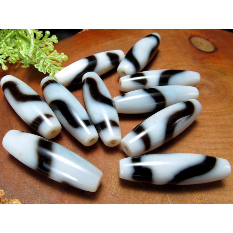 大きな白蛇白天珠様！綺麗！強い効果がありそう！これはおすすめ！ 高級白天珠 希少品 至純天珠 白蛇白天珠 しろへびしろてんじゅ サイズ