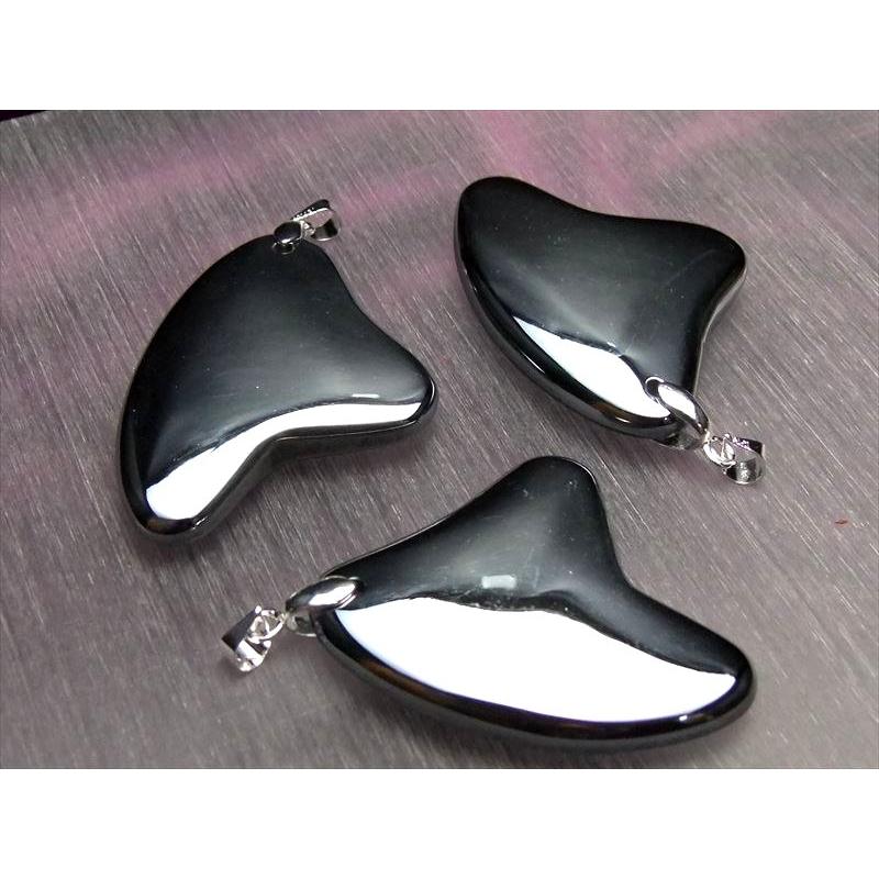 テラヘルツ鉱石 かっさ ハート型 フィン型 ペンダントトップ 縦約41mm 重さ約10g 1個売り つやつや光沢 話題の 高純度 テラヘルツ 鉱石 2026年 | ブランド登録なし | 04