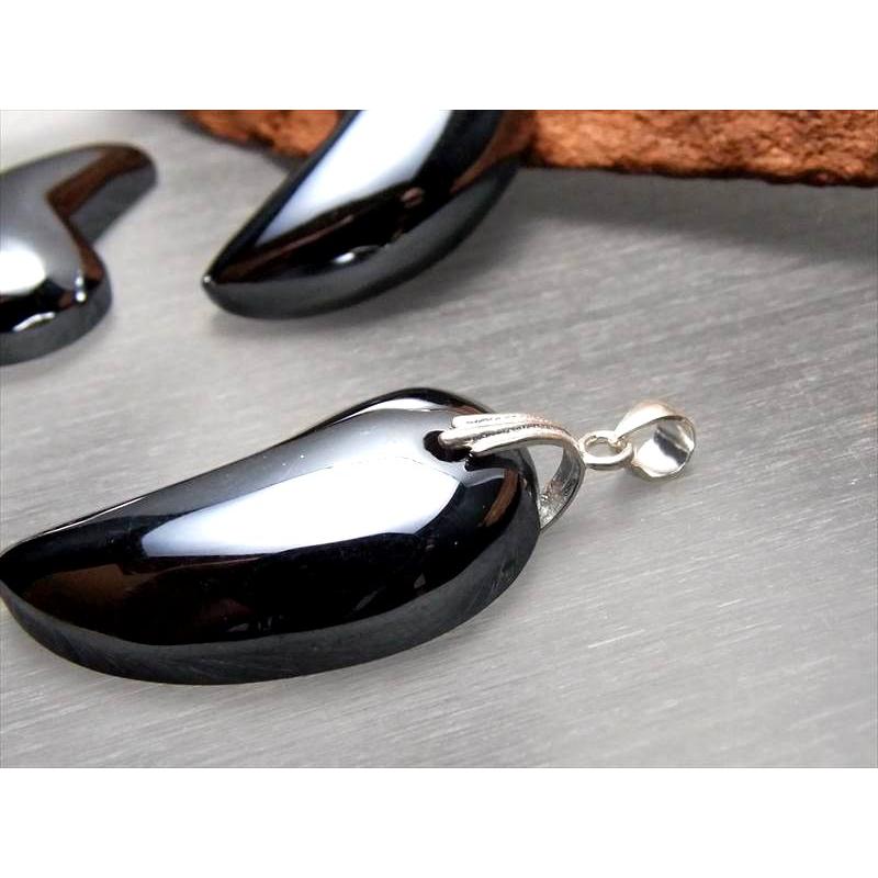 テラヘルツ鉱石 勾玉型 ペンダントトップ 小サイズ 縦約30mm-35mm 重さ