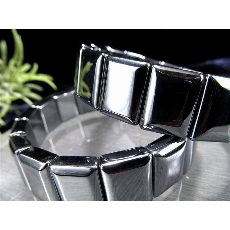 テラヘルツ鉱石 バングルブレスレット Sサイズ W=16mm×17珠 プレート
