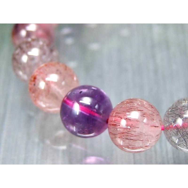 店頭展示中 バイヤー自ら撮影 4A+ スーパーセブン ブレスレット 9.5mm-10mm×20珠 最強ブレス 7種類の石の要素が共鳴するパワーストーンの画像