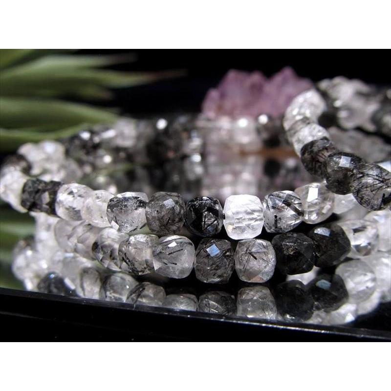 ブラックルチル入り 水晶 キューブカット ブレスレット 幅約4mm-4.5mm