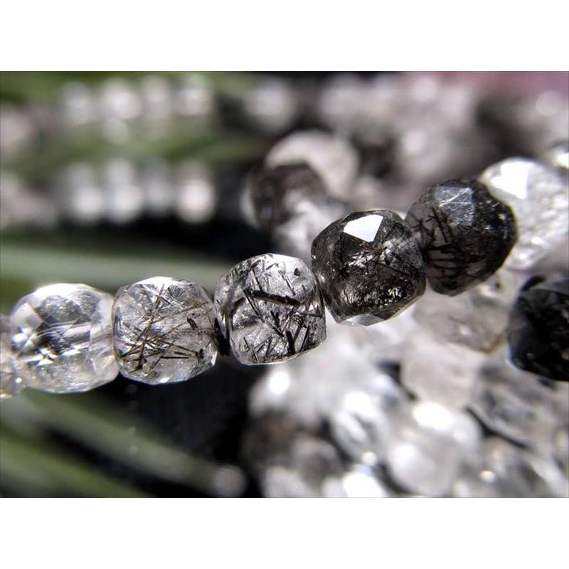 ブラックルチル入り 水晶 キューブカット ブレスレット 幅約4mm-4.5mm