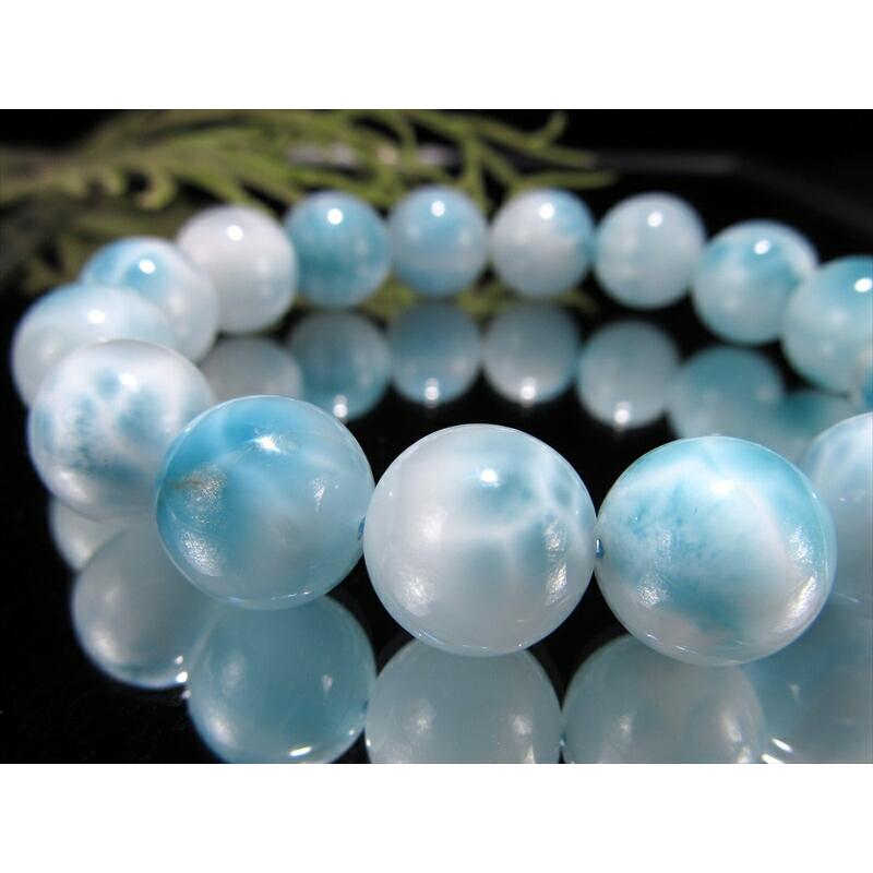 店頭展示中 3A+ ラリマー ブルーペクトライト ブレスレット 12.5mm-13mm×16珠 波模様 絶妙なブルー&ホワイトカラー 愛と平和の石 カリブ海の宝石 一点ものの画像