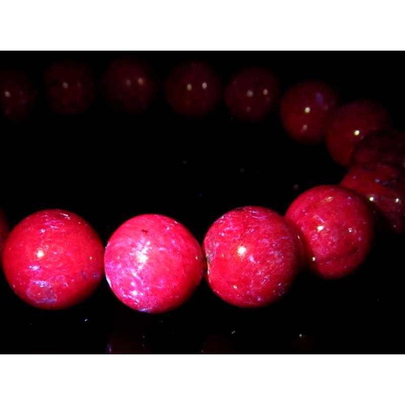 UVライトで蛍光 & ほんのりシラー珠アリ! 3A+ ルビー ブレスレット  