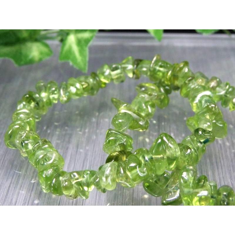 ペリドット さざれ デザインブレスレット 石サイズ約6mm-12mm 夫婦愛