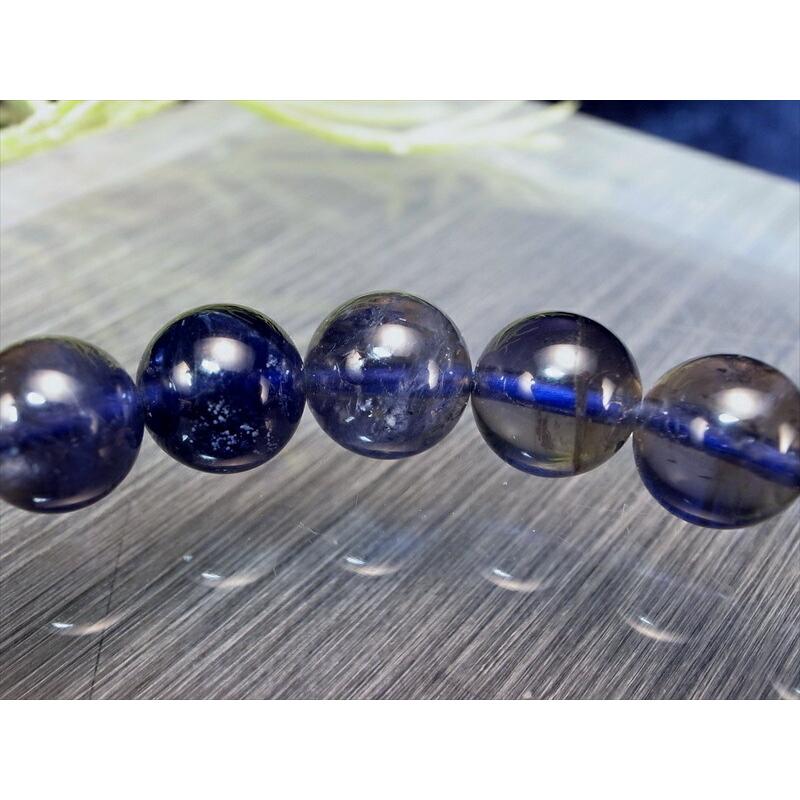ブレスレット アイオライト 神秘的カラーチェンジ コーディエライト/菫青石 きんせい石 8.5mm-9mm×22珠 夢や目標へ導く石 一点物 スリランカ産の画像