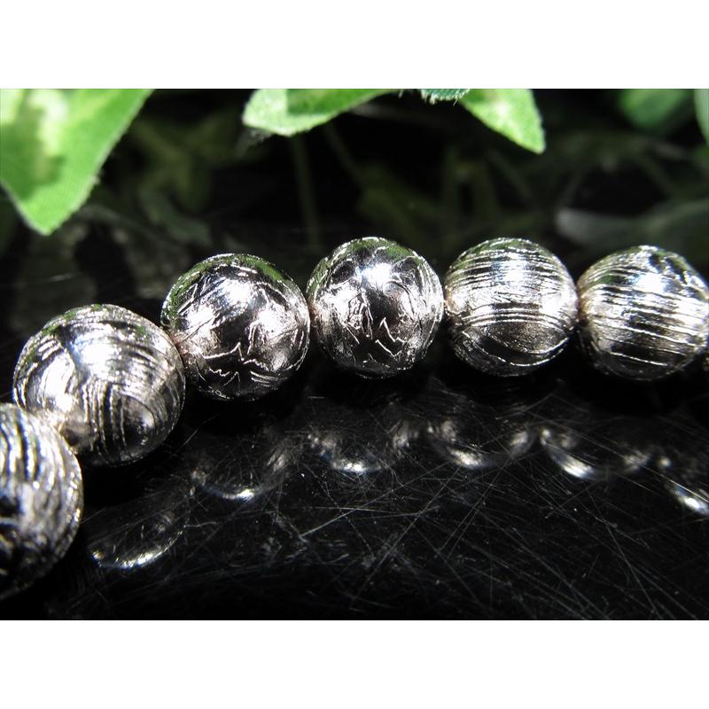 店頭展示中 鑑別書付属 希少レア 本物 ギベオン ブレスレット 10mm×20珠 76.8g 約4億5千万年前のミステリアスな宇宙から来た鉱物 1点物の画像