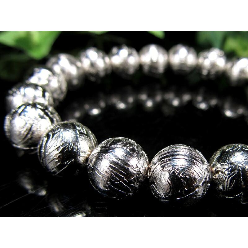 店頭展示中 鑑別書付属 希少レア 本物 ギベオン ブレスレット 10mm×20珠 76.8g 約4億5千万年前のミステリアスな宇宙から来た鉱物 1点物の画像
