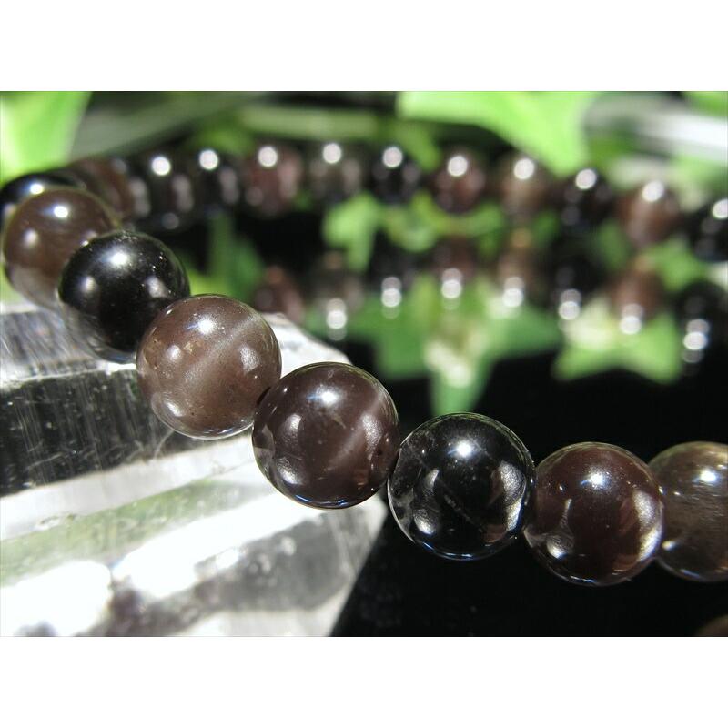 流通量の少ない希少石 神秘のキャッツアイが揺らめく 3A スキャポライトブレスレット 6mm-6.5mm×30珠の画像