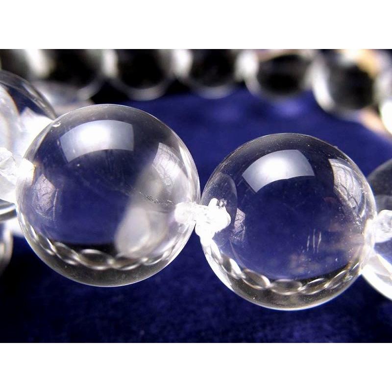 光を受けてレンズのように輝く 天然水晶 ブレスレット 約12mm-13mm×16 