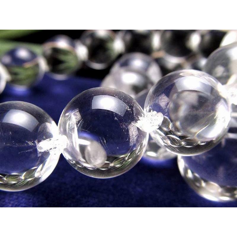 光を受けてレンズのように輝く 天然水晶 ブレスレット 約12mm-13mm×16