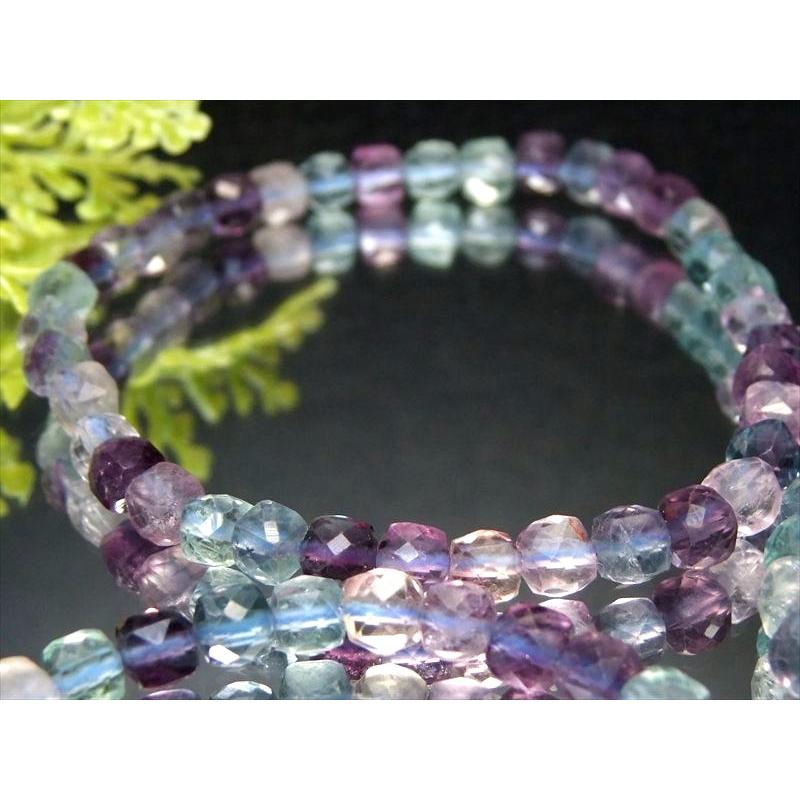 高品質フローライト 月型カービング　 艶＆透明感抜群◎ 高品質フローライト 月型カービング 艶＆透明感抜群◎ 天然石 マルチカラー