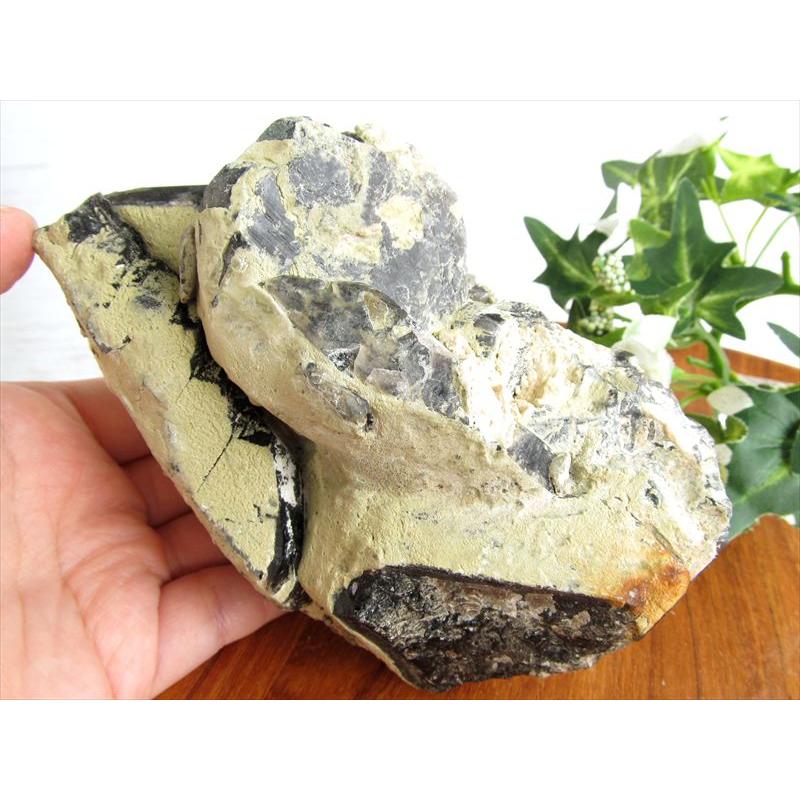 天然石　モリオンクラスター 天然の黒光り 天然 黒水晶 モリオン クラスター原石 重さ510g 最大幅約