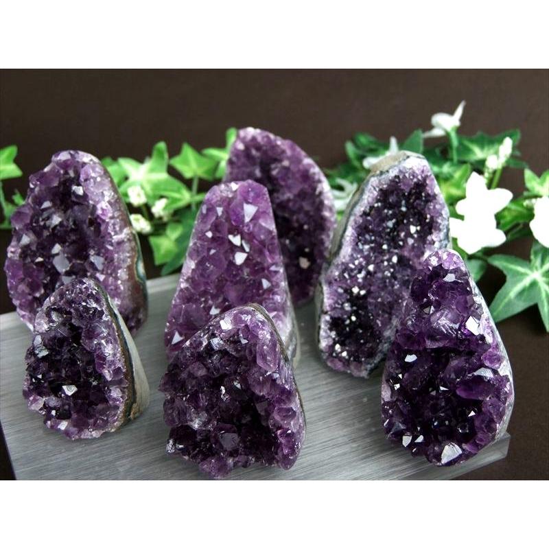 濃い紫 手の平サイズ 4A アメジスト 紫水晶 クラスター スタンドタイプ