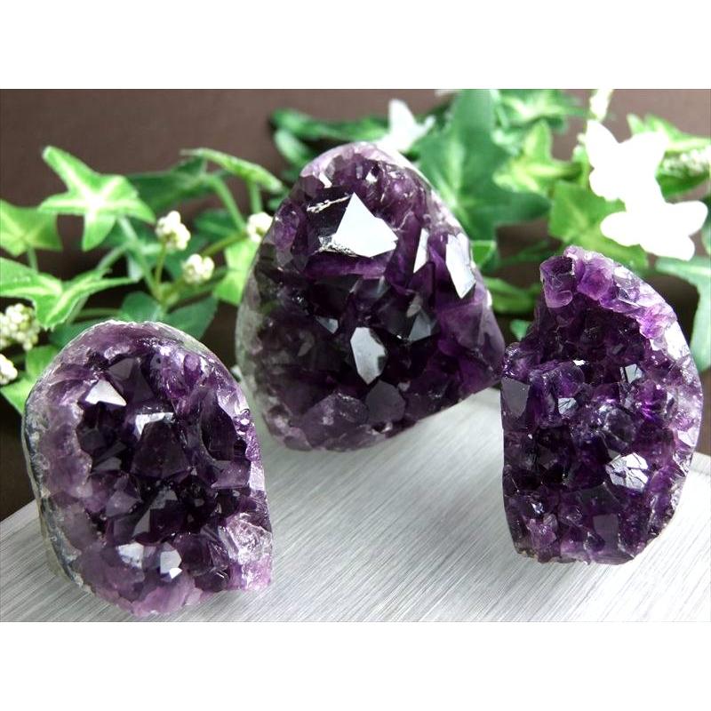 濃い紫 手の平サイズ 4A アメジスト 紫水晶 クラスター スタンドタイプ