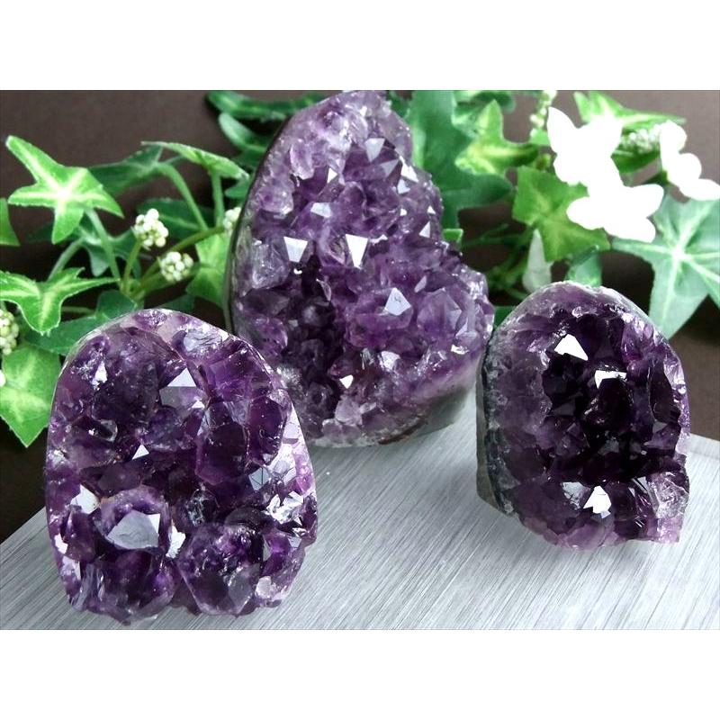 濃い紫 手の平サイズ 4A アメジスト 紫水晶 クラスター スタンドタイプ